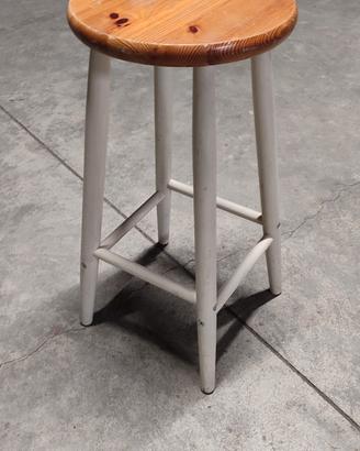 sgabello Ikea in legno a 15 euro trattabili 