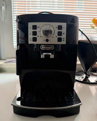 De Longhi Magnifica S macchina da caffe