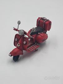 Modellino In Latta D'Epoca Vespa Menorca L 11 Cm