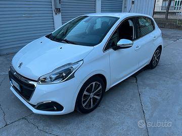 Peugeot 208 PureTech 82 5 porte Allure