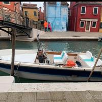 barca con motore