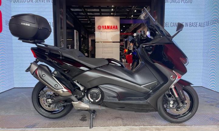YAMAHA T Max 530 .