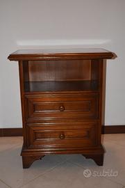 set formato da 2 comodini e un comò