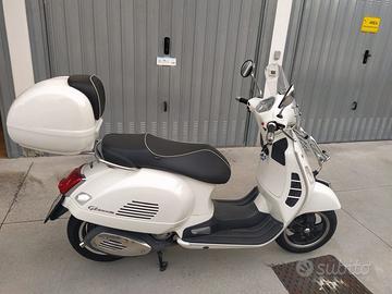 Vespa GTS 300 2016