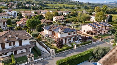 PORZIONE DI BIFAMILIARE A LAVAGNO