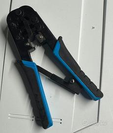 Pinza per connettori RJ45
