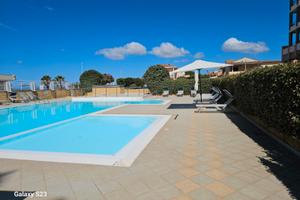 Alloggio fronte mare con piscina