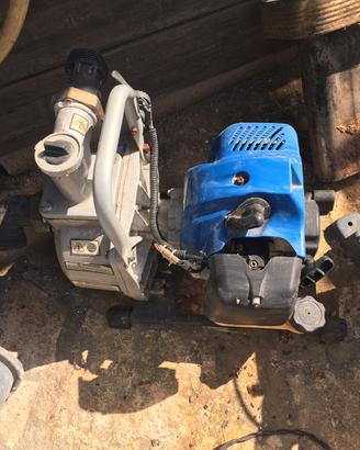 Motopompa autoadescante