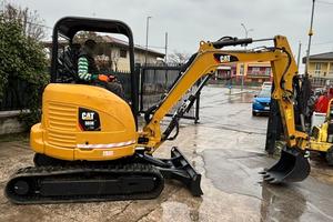 E165 Mini escavatore 30 q Caterpillar 303E
