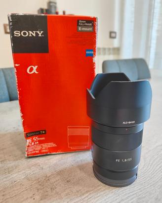 obiettivo fisso Sony Sonnar T 55mm f/1.8 ZA*  