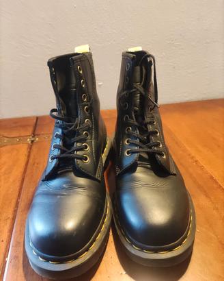 Dr Martens nero opaco mis 39