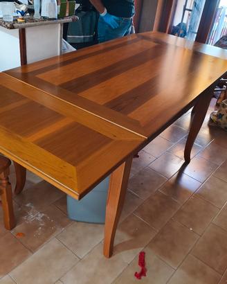 tavolo in legno massiccio allungabile