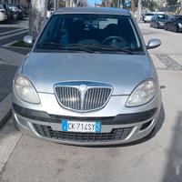 Auto con cambio automatico nuovo