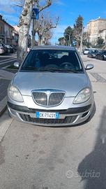 Auto con cambio automatico nuovo