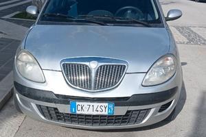 Auto con cambio automatico nuovo