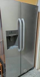 frigo non funzionante utile per pezzi d ricambio 