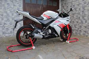 Yamaha aYZF r125 (grafiche 50th anniversario)