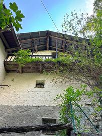 Rudere zona Moschieres a San Damiano Macra