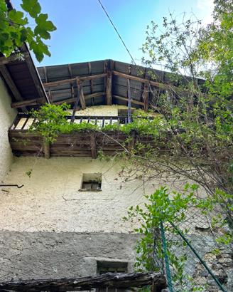 Rudere zona Moschieres a San Damiano Macra