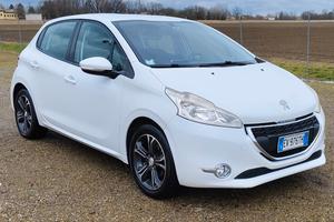 Peugeot 208 1.4 HDi 68 CV 5 porte Allure
