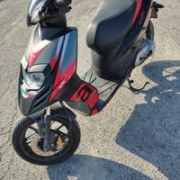 scooter 50 Aprilia SR motard