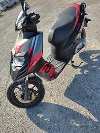 scooter 50 Aprilia SR motard