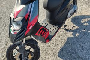 scooter 50 Aprilia SR motard