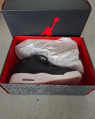 Nike Air Jordan

Jordan 3 Retro "Cyber
