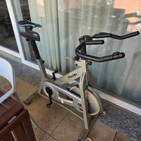 Spin Bike professionale VITTORIA DKN - Volano pesa