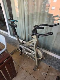 Spin Bike professionale VITTORIA DKN - Volano pesa