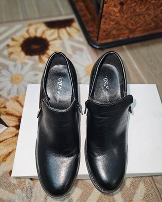 Scarpe nere con tacco grosso TATA Italia 