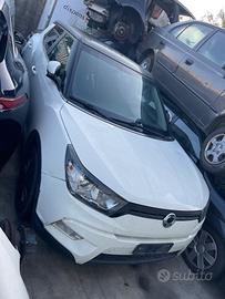 SSANGYONG TIVOLI 2019 DEMOLITO PER RICAMBI