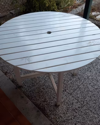 Tavolo da giardino in legno