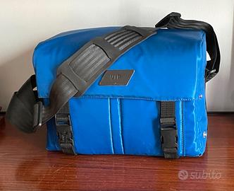 Borsa fotografica imbottita con tracolla blu