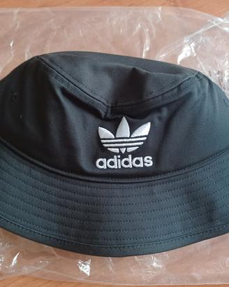 Cappello Adidas bucket