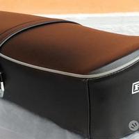 Sella nuova vespa primavera originale con logo pia