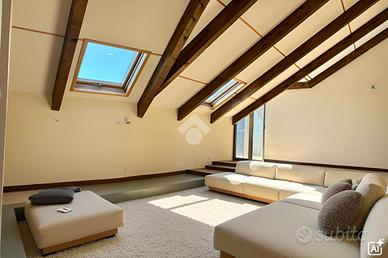 MANSARDA A GIUGLIANO IN CAMPANIA