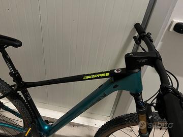 Bici mtb lee Cougan Rampage Air in carbonio