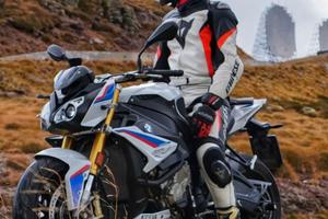 BMW S1000R anno 2017 GOMME e TRASMISSIONE NUOVI