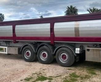 semirimorchio ribaltabile laterale trasporto rotta