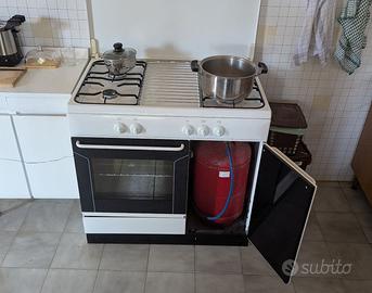 Cucina a gas con forno
