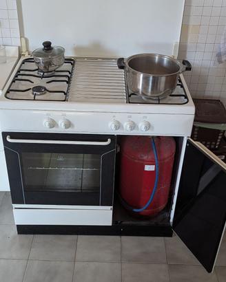 Cucina a gas con forno