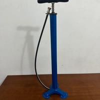 Pompa a pedale a mano per bici