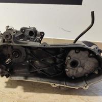 BLOCCO MOTORE PER PIAGGIO X9 DAL 2000-2002 MOTORE 
