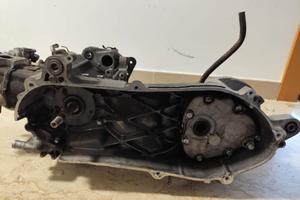 BLOCCO MOTORE PER PIAGGIO X9 DAL 2000-2002 MOTORE 