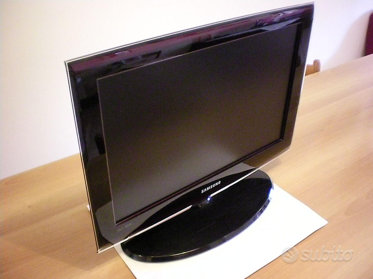 Samsung Monitor TV 22 pollici con decoder - Audio/Video In vendita a Torino
