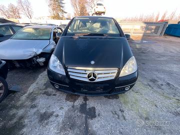 MERCEDES A180 AVANTGARDE W169 2010 PER RICAMBI