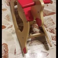 cavalluccio in legno  per bambini 