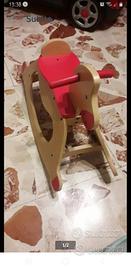 cavalluccio in legno  per bambini 