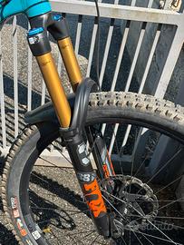 Forcella 29 Fox factory grip 2 kashima 38